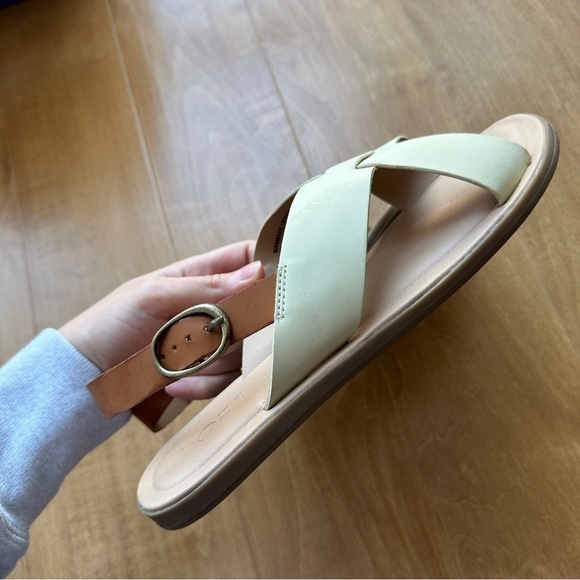 LOFT Criss Cross Flat Strappy Sandals, Cream/Tan, Size 10M - Picture 7 of 12